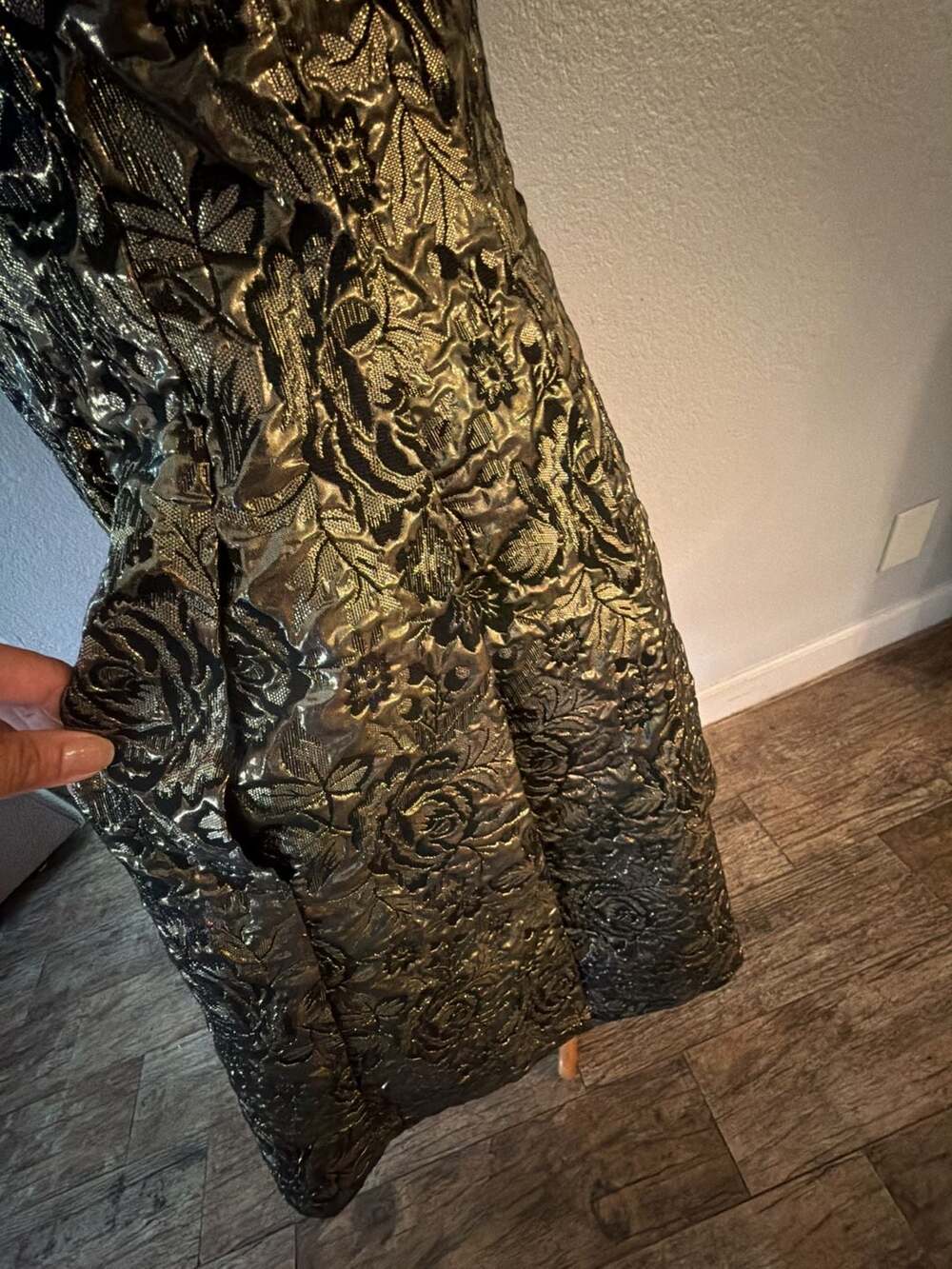 Luxe by Carmen Marc Valvo Gold Black Floral Jacquard Fit and Flare Dress Size 10 - Picture 10 of 10